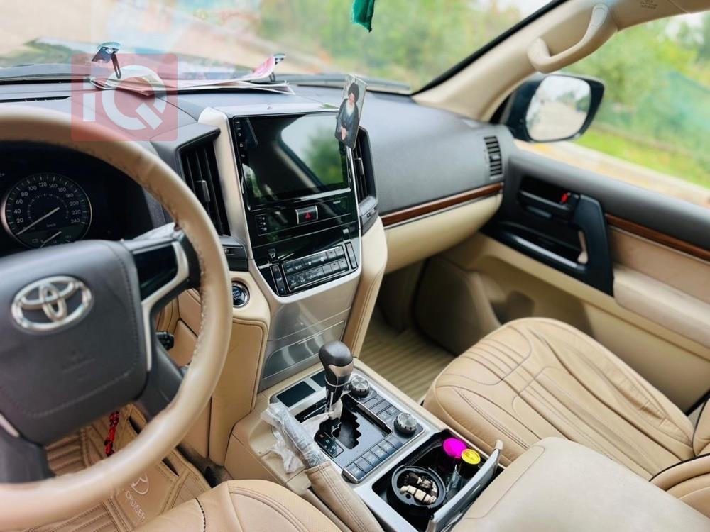 تويوتا لاندكروزر